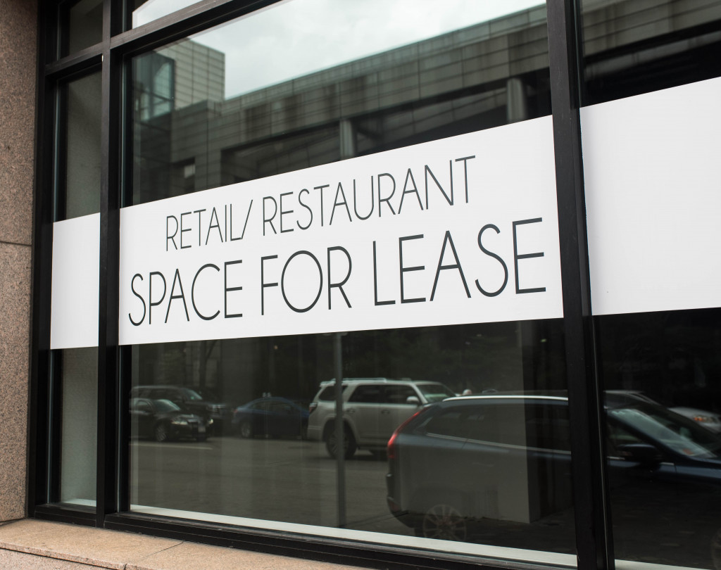 Retail/Restaurant space in a commercial building with 